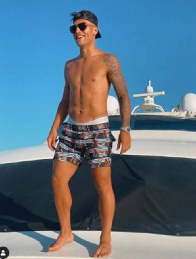 A la espera del Barcelona: Las infartantes vacaciones de Lautaro Martínez con Agustina en Italia