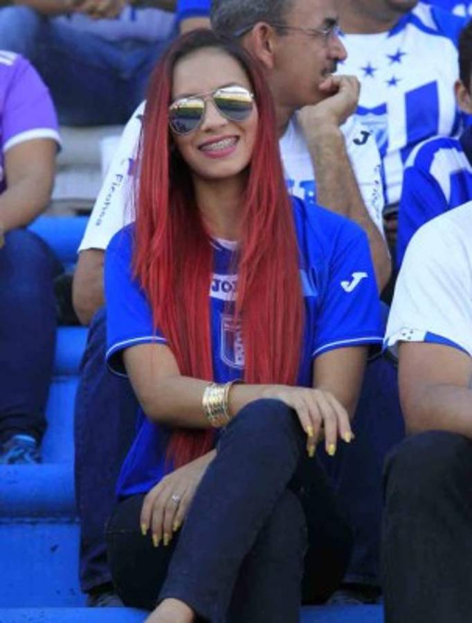 FOTOS: La belleza de Honduras no dejó sola a la Selección Nacional