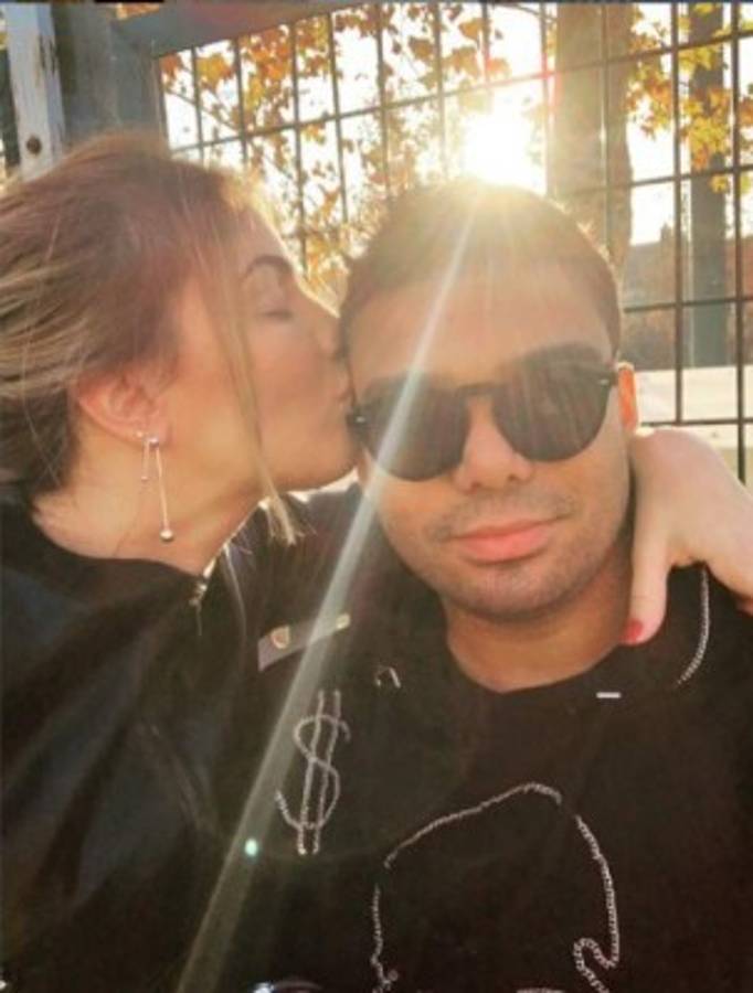 Ellos a jugar y ellas de vacaciones: El viaje de las novias del Real Madrid a Abu Dabi