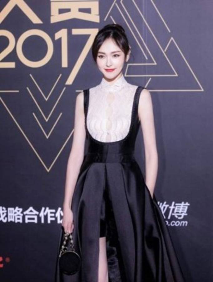 Dilireba, la actriz china que ignora al futbolista brasileño Pato