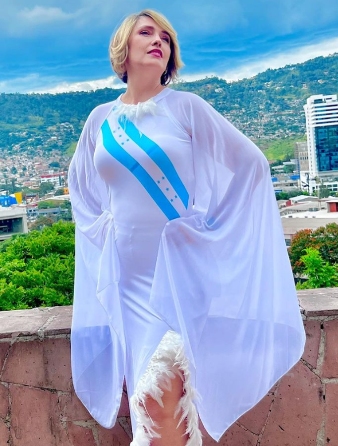 ¡Qué lindas! Presentadoras hondureñas derrochan pura belleza en los 201 años de Independencia