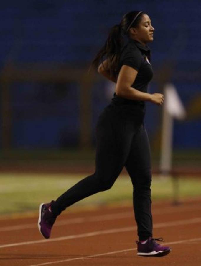 La sexy fisioterapeuta del Plaza Amador que enamoró a los hondureños