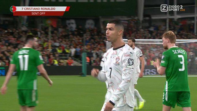 Cristiano Ronaldo recibe la peor burla tras ser expulsado, rompe un récord histórico y el feo gesto contra el árbitro