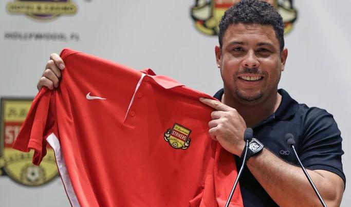 Barcelona tiene nuevo portero: las grandes figuras que salieron del retiro y uno lo hizo con 45 años