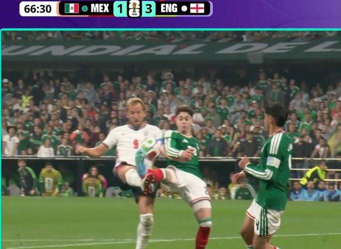 Cruce del Vasco Aguirre y México desgarrado; Inglaterra emula a Honduras y Costa Rica