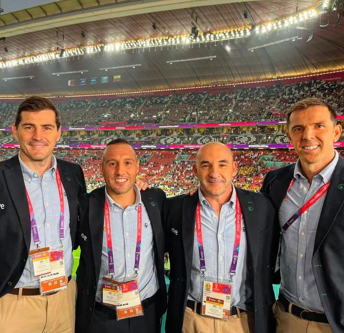 Destapan el sueldo que ganaban Iker Casillas y Andrés Iniesta por comentar el Mundial de Qatar