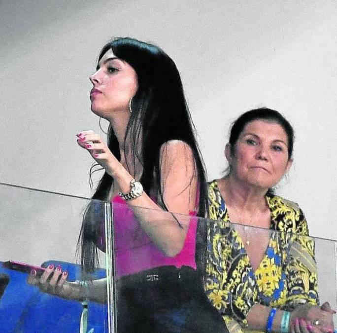 Madre de Cristiano Ronaldo rompe el silencio y habla sobre la crisis entre su hijo y Georgina Rodríguez