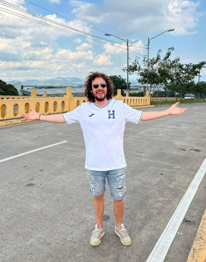 Luisito Comunica regresó a Honduras: aclara el motivo de su segunda visita y su rutina será diferente