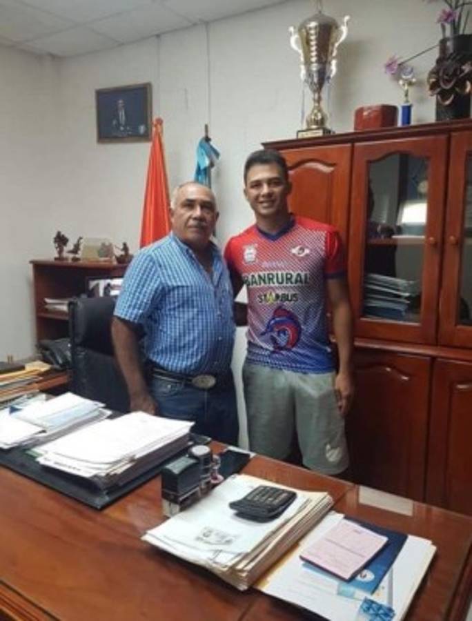 Centroamérica: Hondureños sacuden el mercado y exBoca llega a Costa Rica