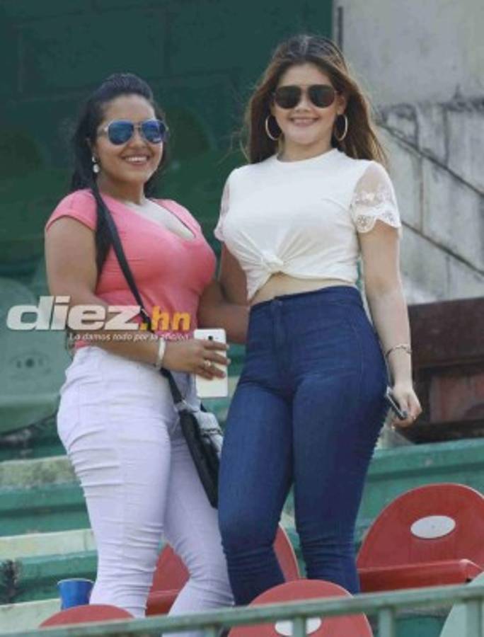 ¡Bellísimas! El Clásico entre Marathón y Real España se llena de lindas chicas