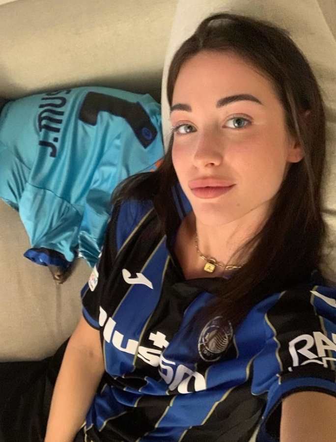 Insólito: portero argentino del Atalanta publica una foto íntima por error, su novia le responde y no tardaron las burlas