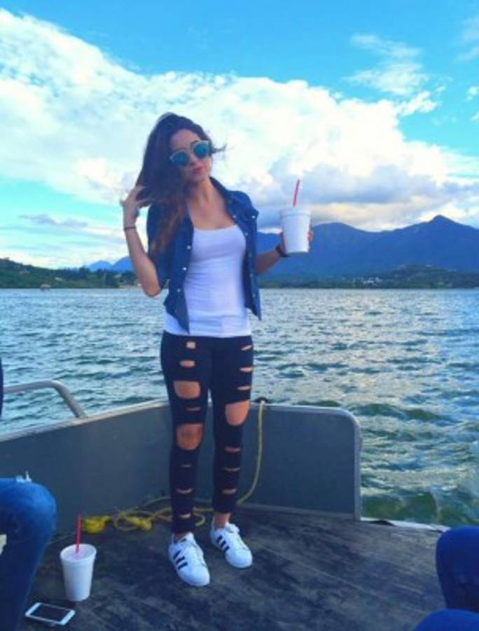 Thelma Salinas, la guapa seguidora del Monterrey que quiere ver a su equipo campeón