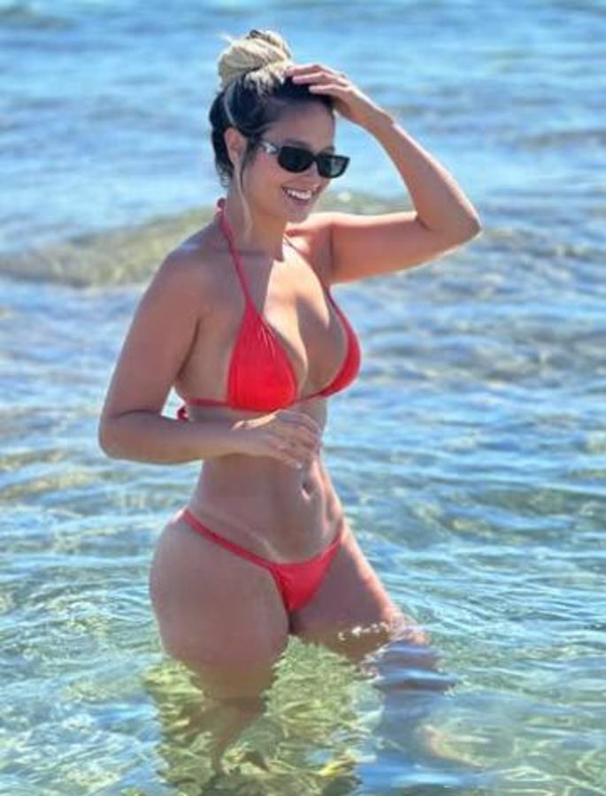 La esposa de Raphinha y los duros ataques tras la remontada del Barça: “Mono; tu hijo es de Koundé”