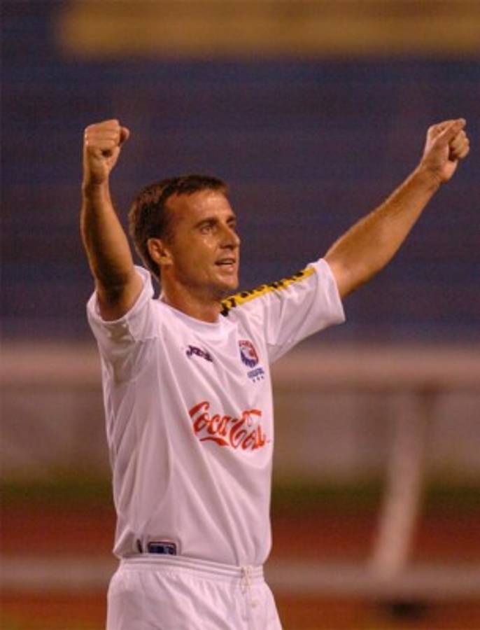 Colección de fotos históricas del Olimpia en su 103 aniversario