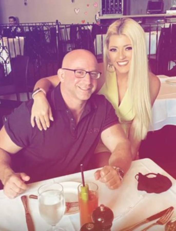 Presentadoras hondureñas hacen suspirar en el 'Día de los Enamorados' y exhiben a sus parejas