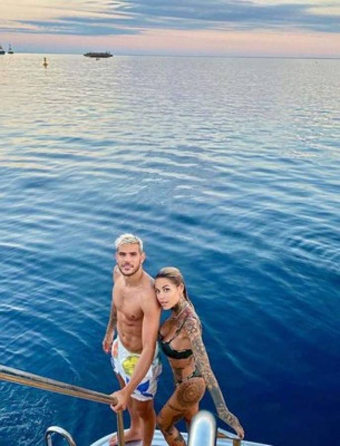 Así son las vacaciones de los mejores futbolistas del mundo: Yates de lujo y mujeres hermosas