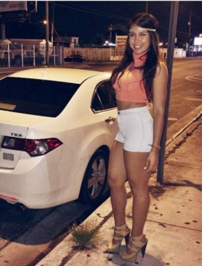 Hermana de Lipstickfables enciende las redes con un bodypainting