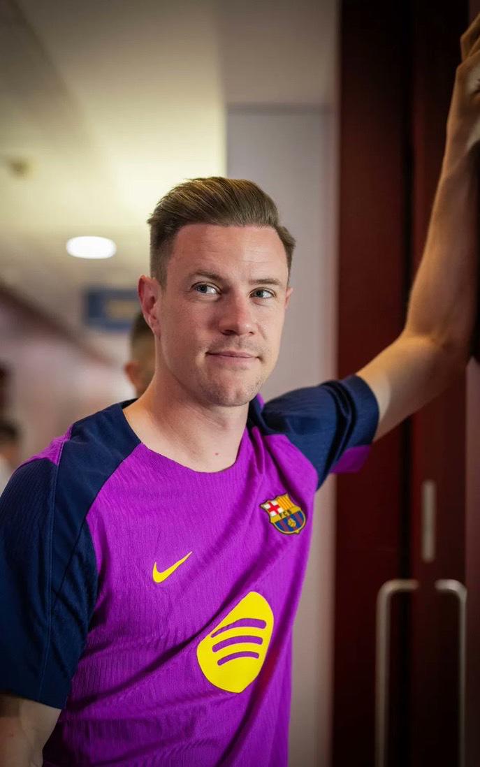 Real Madrid rechaza jugador que deseaba, respuesta de Garnacho a Cristiano y Barcelona lo ficharía en 45 millones