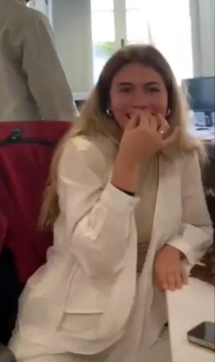 Clara Chia Marti es organizadora de eventos y lo hace para la organización de Gerald Piqué, Kosmos, según publica ‘The Sun’.