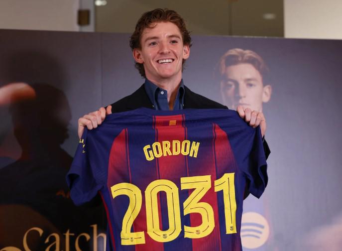 Florentino tiene su primer fichaje para el Madrid y un crack se ofrece al Barça