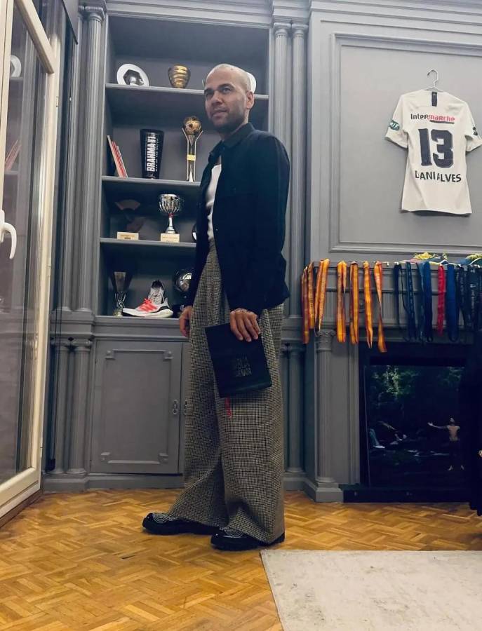 Dani Alves impacta al Barcelona con esta frase tras su cambio de vida a discípulo de Cristo: Me llamaban...
