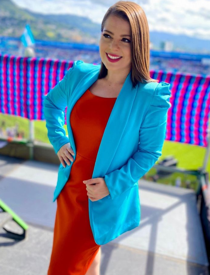 ¡Qué lindas! Presentadoras hondureñas derrochan pura belleza en los 201 años de Independencia