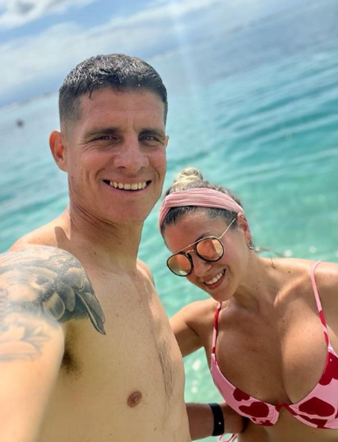 Olimpia-Motagua: las hermosas parejas de los futbolistas que levantan suspiros en la gran final