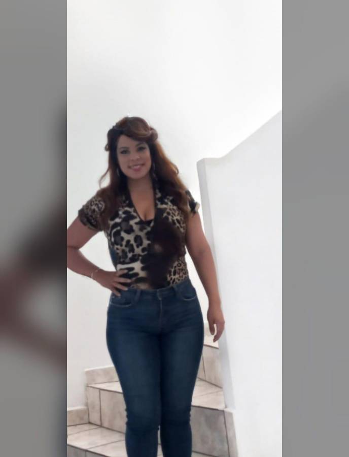 Fotos: ella es Melissa Andino, la guapa periodista que puso en su lugar al polémico Orlando Ponce Morazán