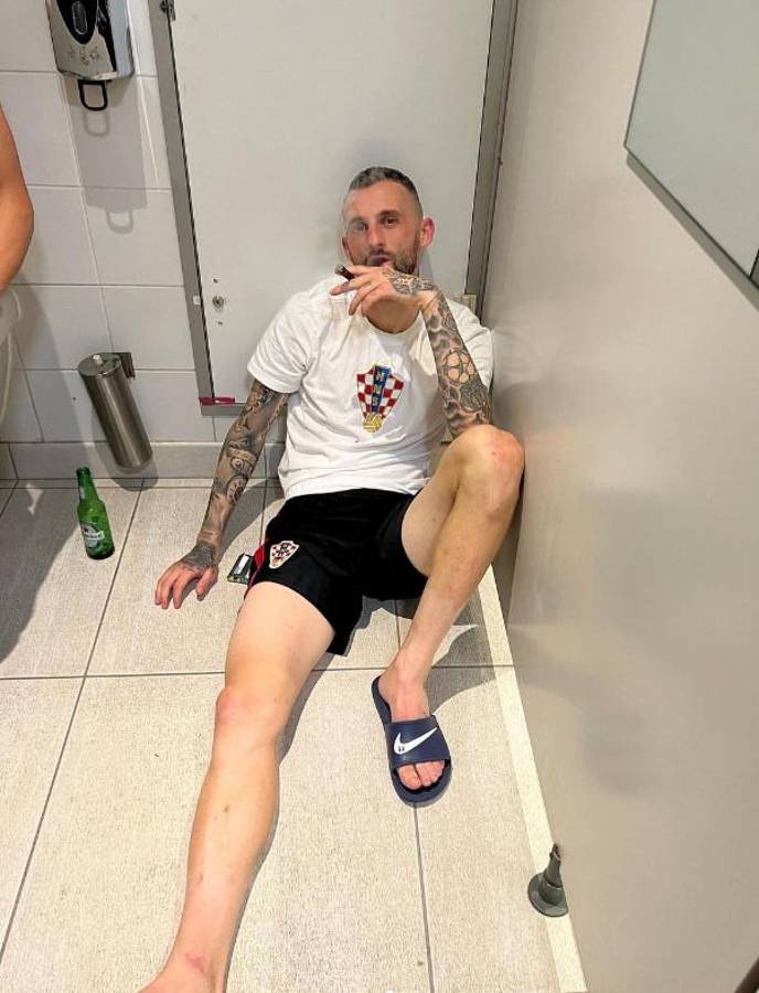 Fuma, bebe cerveza como un “demonio” y es el que más corre en el Mundial de Qatar; ahora va por eliminar a Argentina