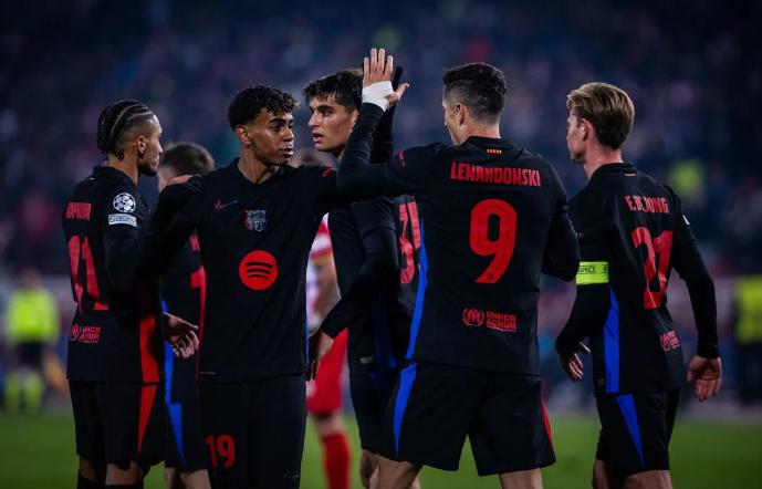 “Me salpicó su sangre, el corte es impactante”: así quedó la cara de Cubarsí tras sufrir una patada en la Champions