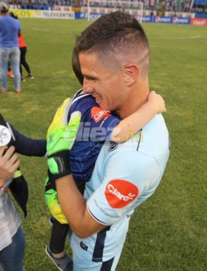 NO SE VIO POR TV: Wilson se saca la furia con Martínez y Rubilio hace gesto de crack a Costly  