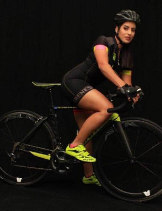 Alexandra Cruz, la hermosa ciclista hondureña que motivó a Tabaré Alonso a visitar San Pedro Sula