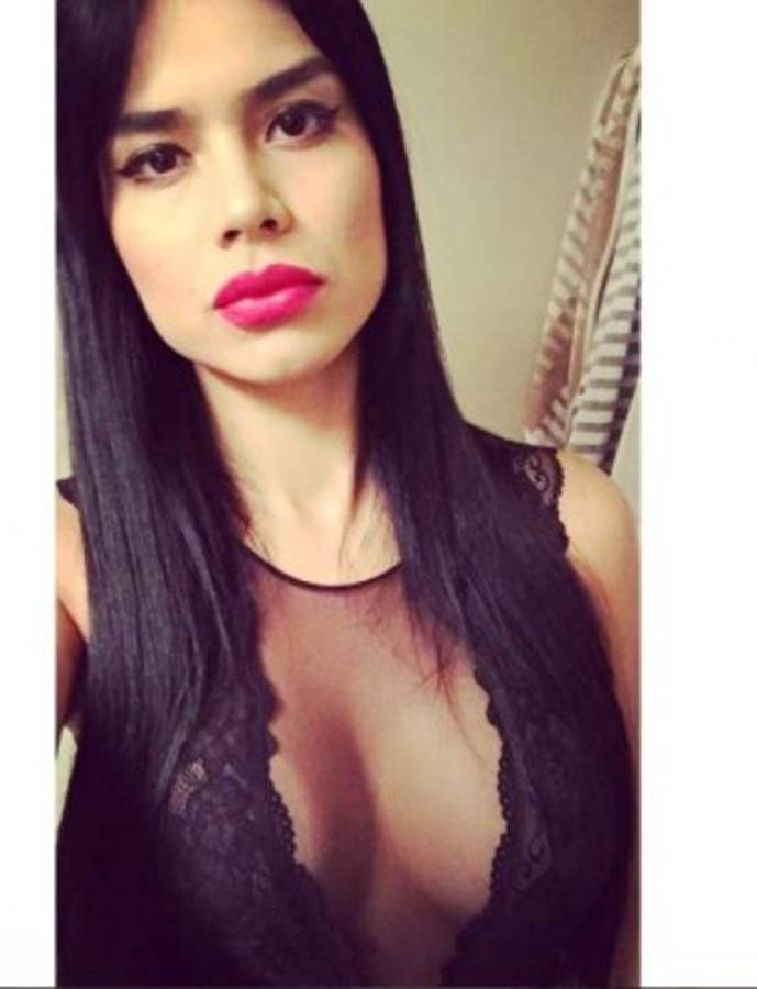 El futbolista Alan Pulido sería novio de Paola Salcedo, exnovia de Ronaldinho