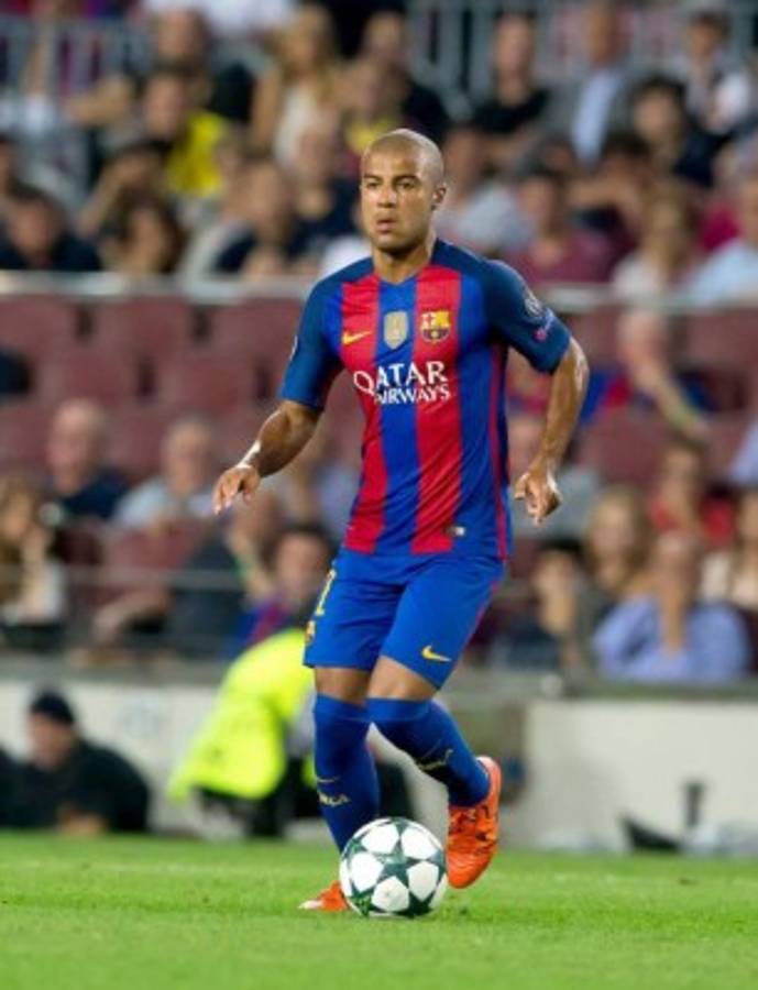 Los 7 jugadores a los que el Barcelona ya les puso precio para su salida