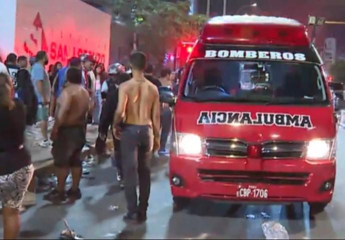 Tregedia en Perú: un muerto y 60 heridos por una estampida en el 'banderazo' de la afición de Alianza Lima
