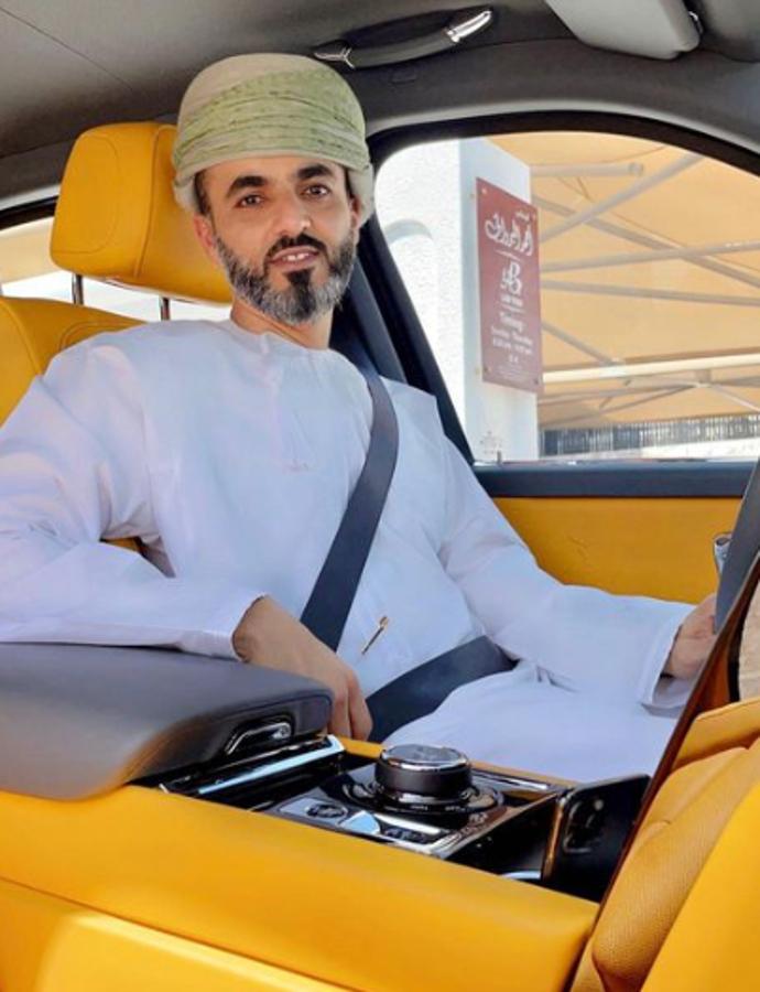 Este es el abogado que le hizo un ofertón a Messi por el bisht que recibió del Emir de Qatar y revela para qué lo necesita