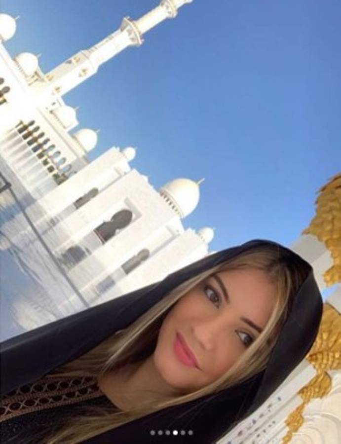 Ellos a jugar y ellas de vacaciones: El viaje de las novias del Real Madrid a Abu Dabi