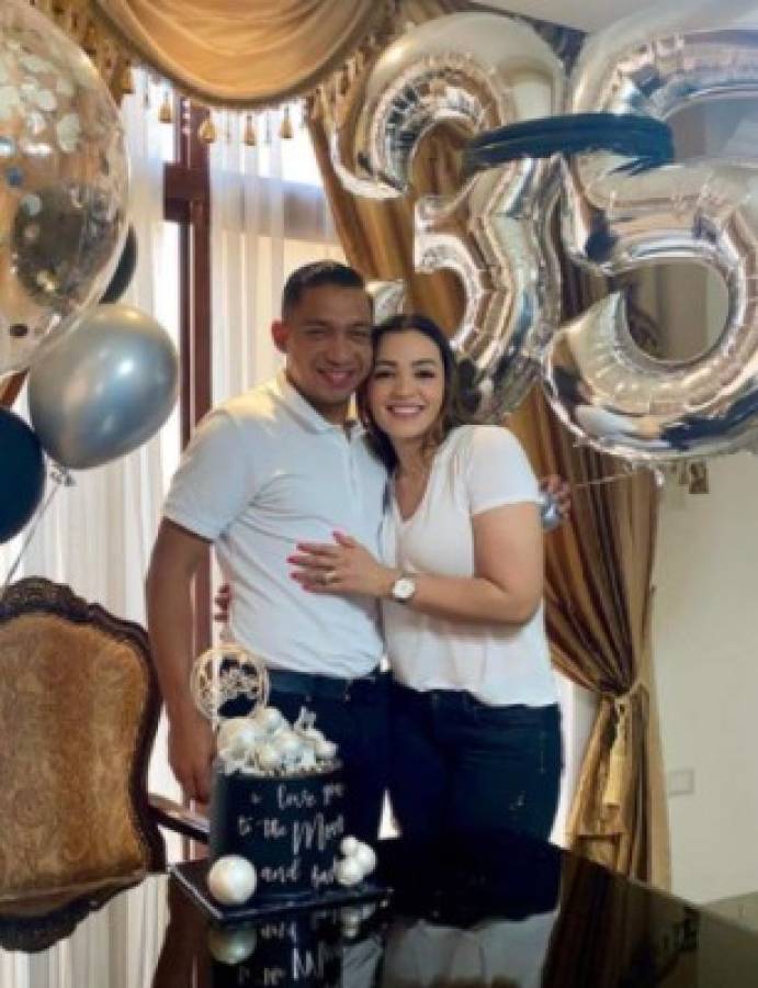 Emilio Izaguirre se pone a tono luego de sus espectaculares vacaciones con su preciosa esposa