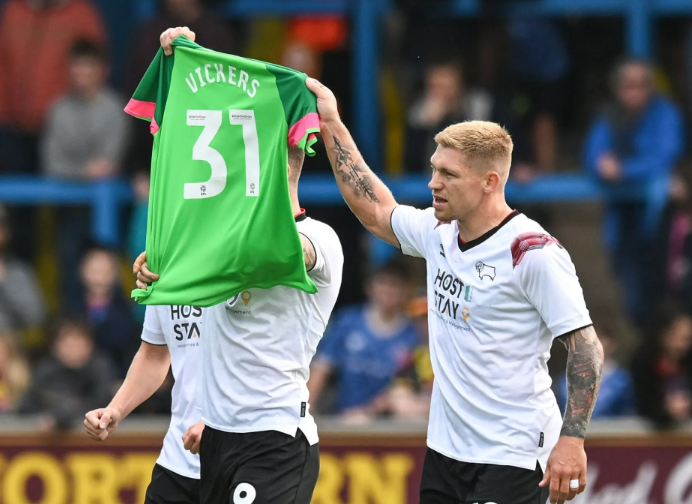 Murió la esposa de un exportero del Arsenal tres meses después de la boda: la desgarradora carta