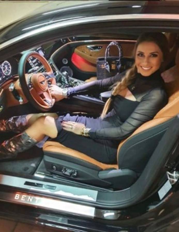 Anamaria Prodan, la espectacular modelo y millonaria que comprará un club rumano con deudas