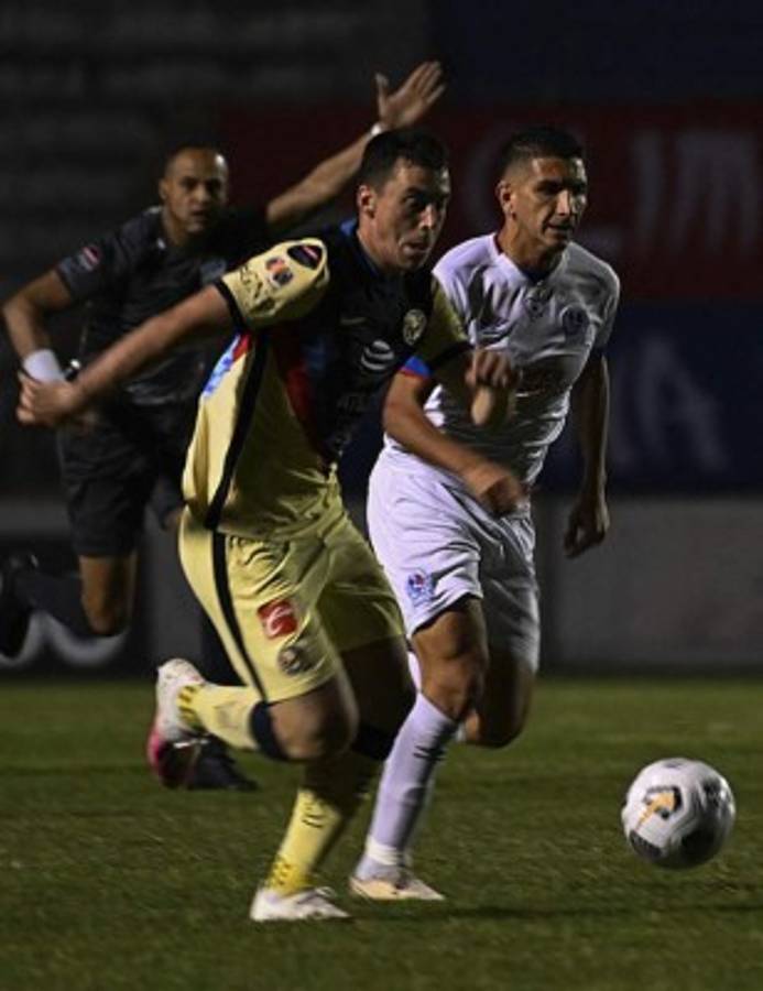 La 'purgadora' foto del América que hace arder al olimpismo, el extravagante look de Arboleda y los lamentos del Topo Aguirre