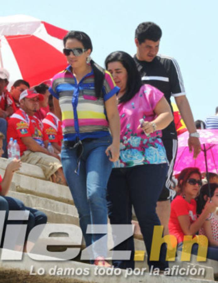 Ambientazo en el estadio Fransico Martínez.