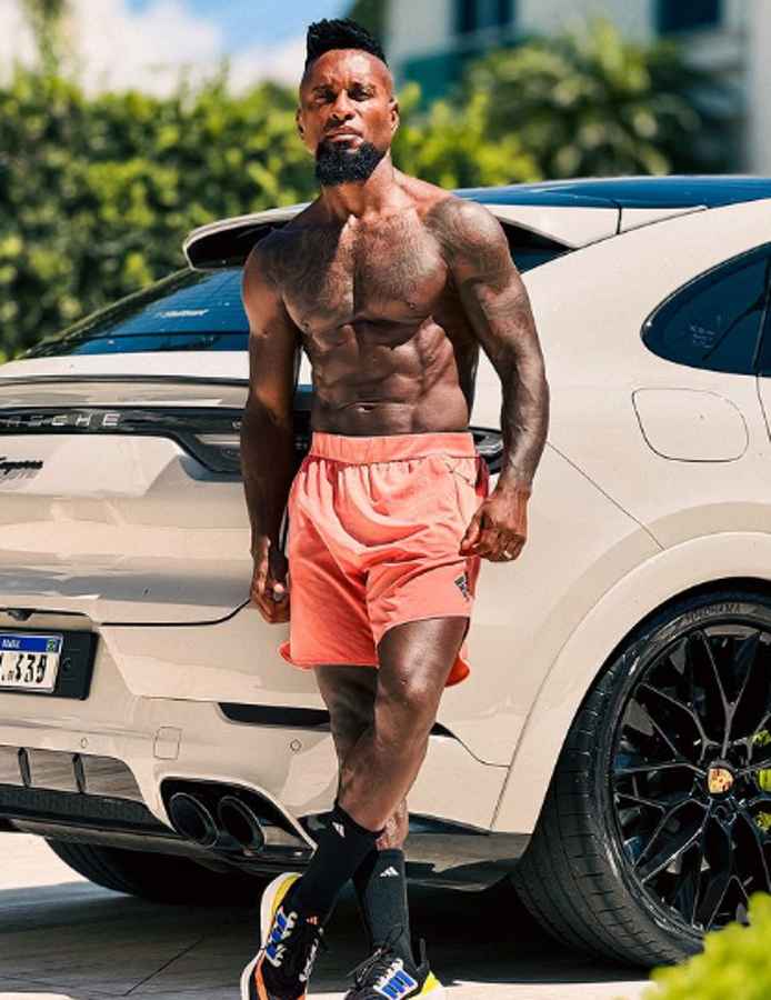 Jugó para Bayern Múnich y Real Madrid y así luce a sus 49 años: asegura que es más fuerte que Cristiano Ronaldo