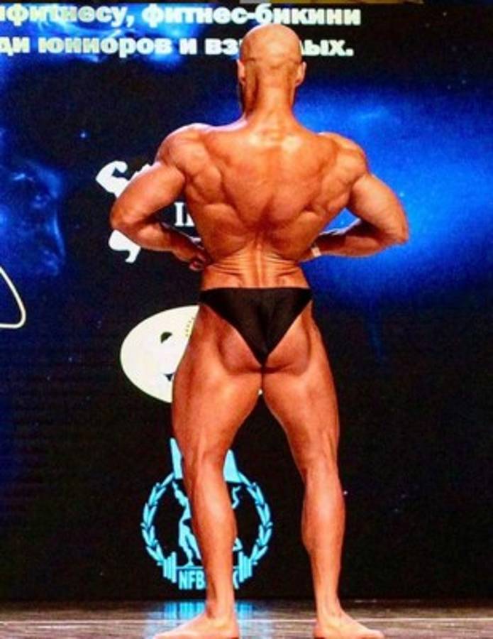 Yuri Tolochko, el popular fisicoculturista que se casará con su muñeca de silicona