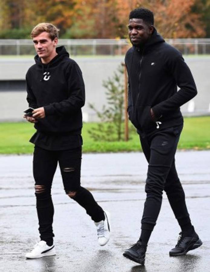 Fotos: Seleccionados de Francia y su extravagancia forma de vestir