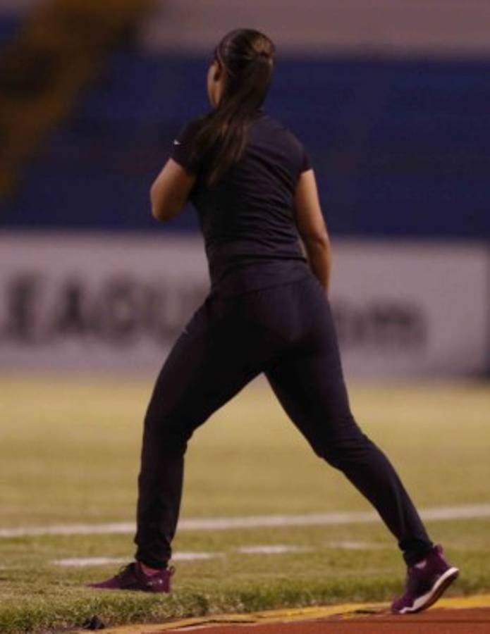 La sexy fisioterapeuta del Plaza Amador que enamoró a los hondureños