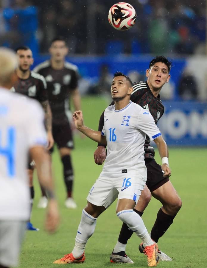 Los legionarios que cambiarán de club para el 2025 y los futbolistas hondureños que pueden irse al extranjero