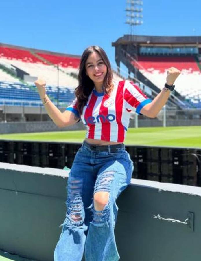 Larissa Riquelme aclaró la polémica foto con un famoso exdelantero: “Para la gente que está desubicada...”