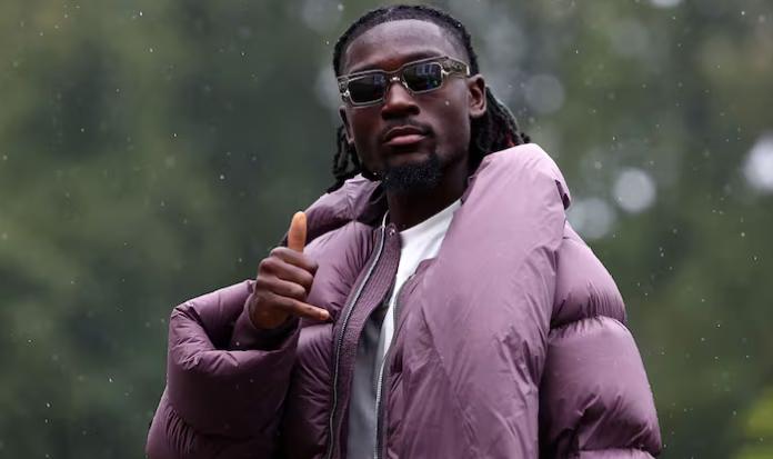 Misterio en Francia: el jugador que llegó encapuchado a la concentración y así se presentó Koundé