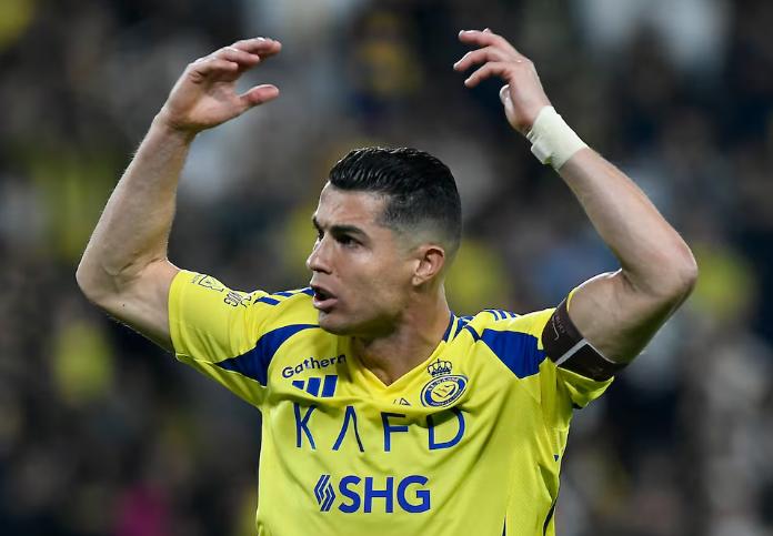 Cristiano Ronaldo viende de marcar su gol 925 de su carrera jugando para Al Nassr.